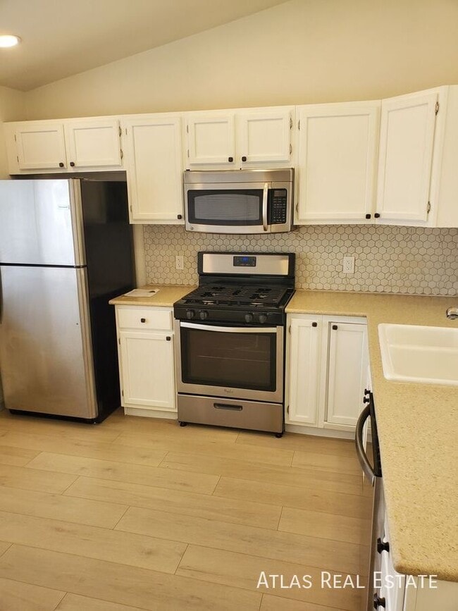 Photo - 1679 Ensenada Way