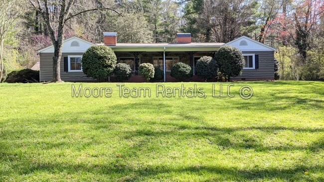 Building Photo - 2612 Haywood Rd