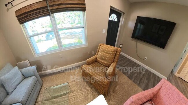 Photo - 1448 San Mateo Dr