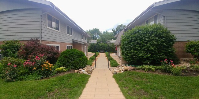 Landscaped Gardens - 1317 Argo Ln Unit 1