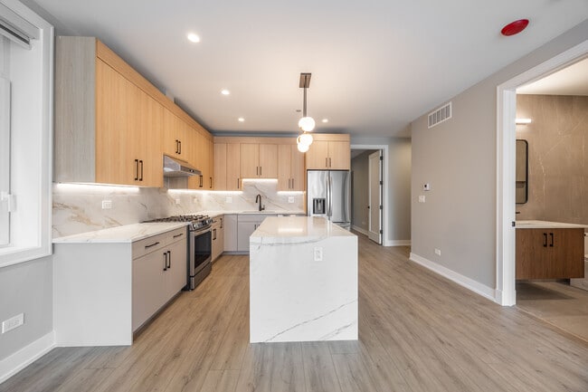 Photo - 2354 W Polk St Unit 301