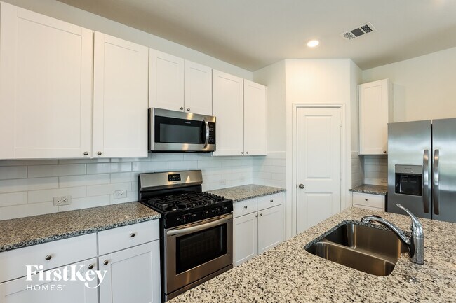 Photo - 10719 Vinateros Dr