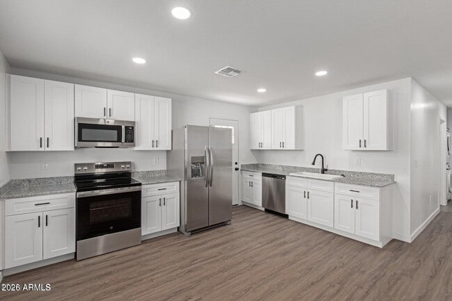 Photo - 336 S 98th St