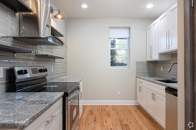 Building Photo - ???Updated Home in POINT BREEZE!  Updated ...