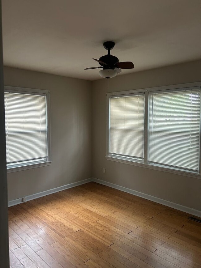 Photo - 2520 S twin Oaks St