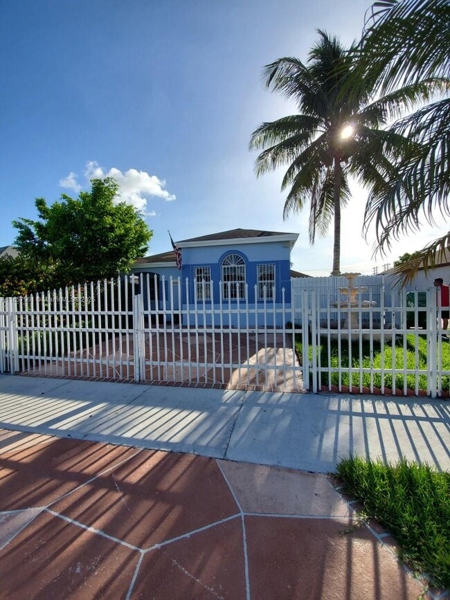 Building Photo - 18120 SW 137th Path Rental