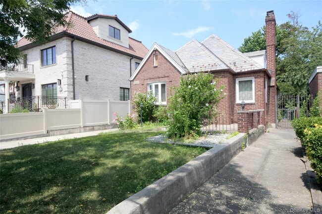 Photo - 144-33 Coolidge Ave
