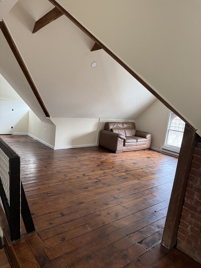 Photo - 111 Sycamore Ave Unit 3