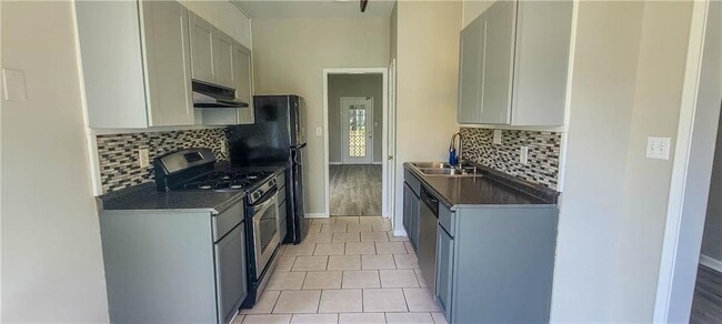 Photo - 2120 Fairways Ct