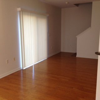 Building Photo - TOWNHOME West St. Petersburg, 3 Bedrooms, 2.5 Bathrooms, 2 Car Garage. I