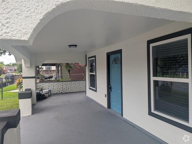 Building Photo - 4902 McKinney St Rental