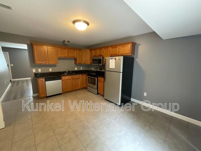 704 Fountain View Dr