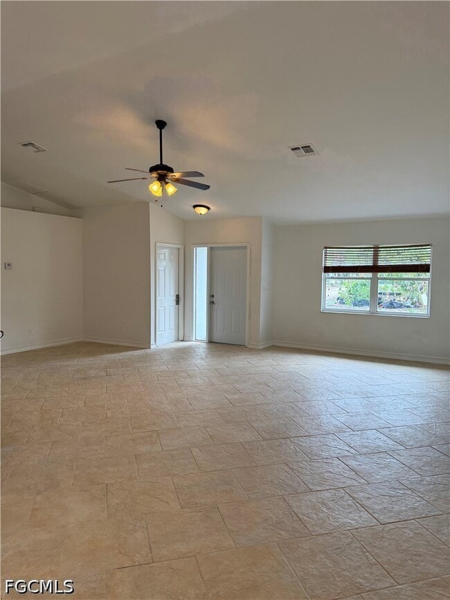 Photo - 1371 14th Ave NE