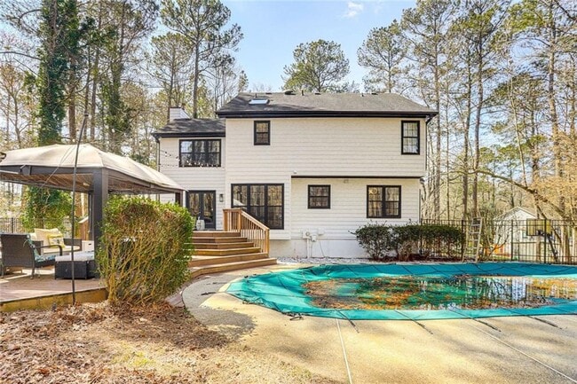 3595 Chastain Ct