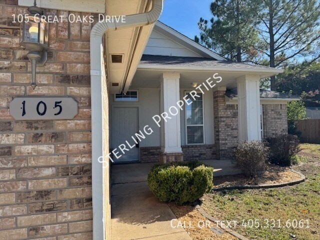 Photo - 105 Great Oaks Dr