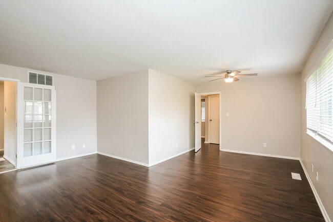Photo - 5910 Rahke Rd