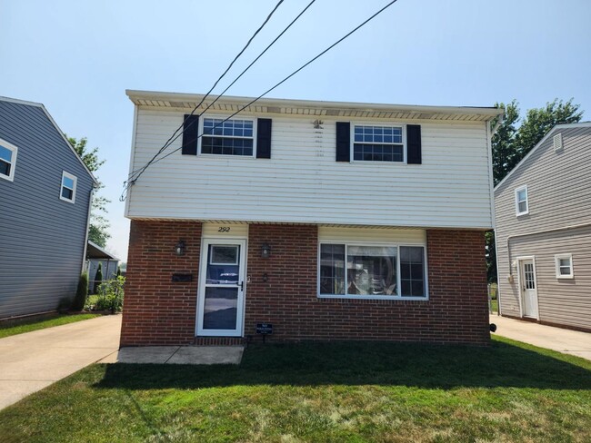 Building Photo - 292 Parkway Dr Rental