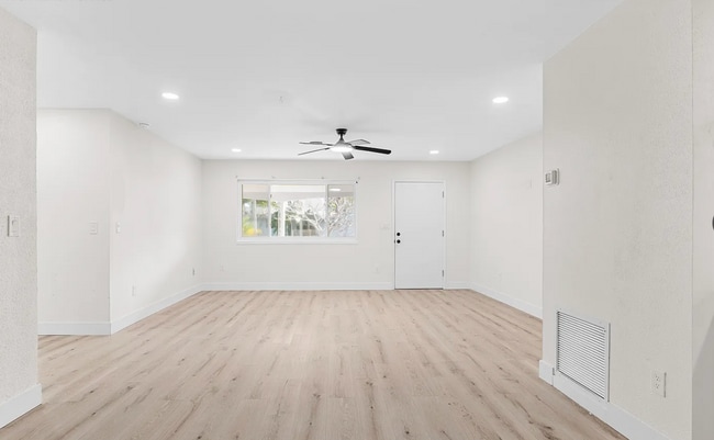 Photo - 420 Cinnamon Dr