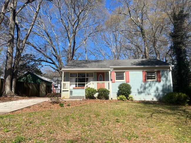 Photo - NEWLY PAINTED Wonderfully Cute Home in Nor...