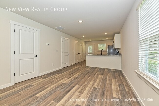 Photo - 504 12th Ave NE