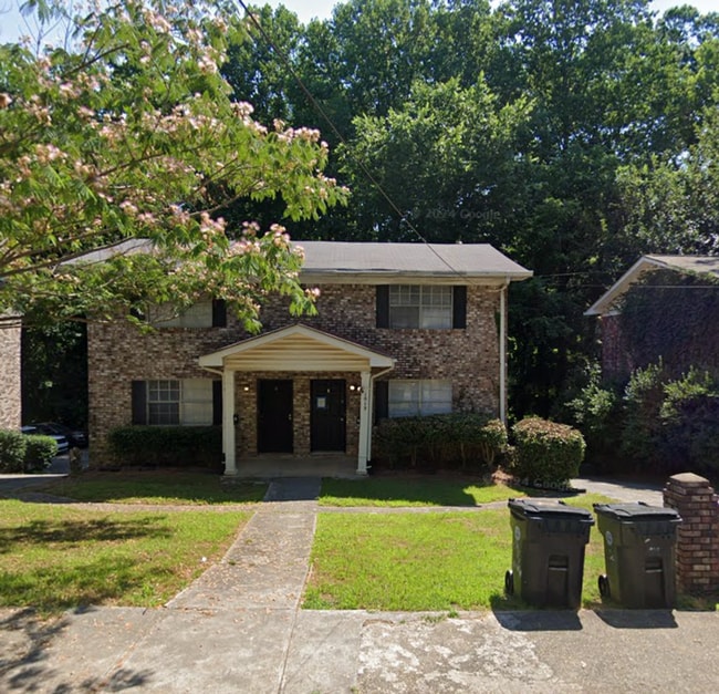 Building Photo - 1015 Cedar Ave Unit 2