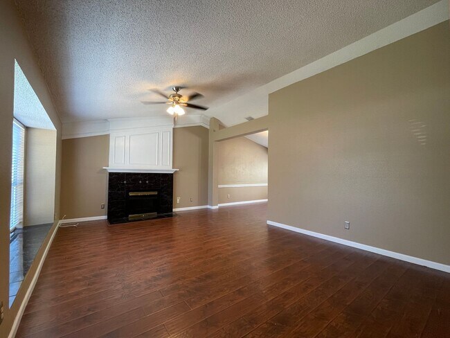 Photo - Gorgeous 3 Bedroom House for rent in Grape...