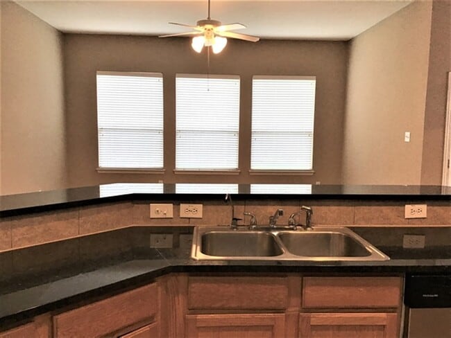 Photo - 20015 Leithcrest Way