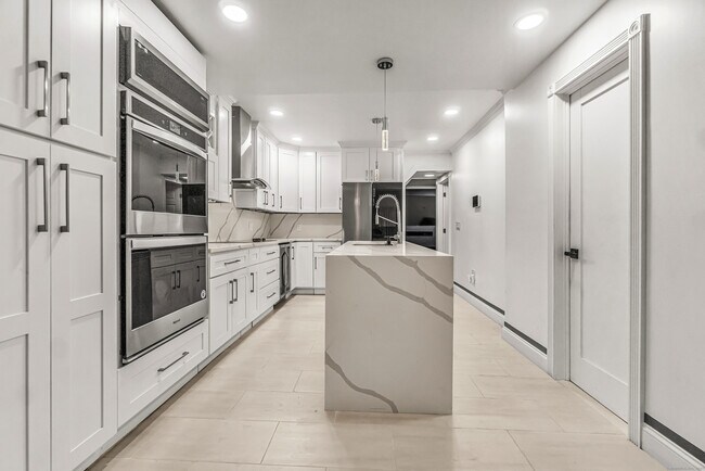 Photo - 154 Temple St