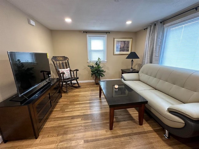 Photo - 4 Lorraine Ave Unit Its a Duplex on the right