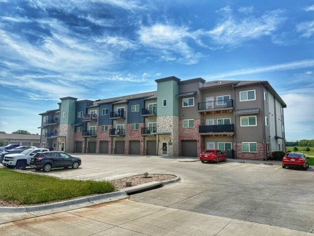 18840 Building - Hickman Hills Apartments