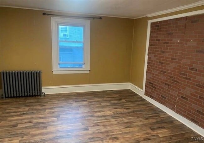 Photo - 34 E 6th St