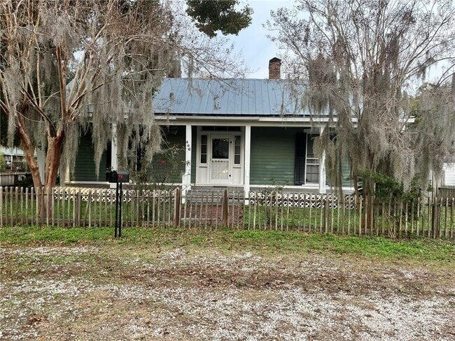 Photo - 406 2nd St W