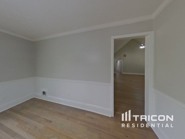 Photo - 115 Woodhawk Ln