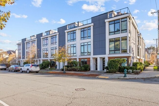 Photo - Stunning AIR CONDITIONED Alki Townhome w/ Rooftop Ocean View