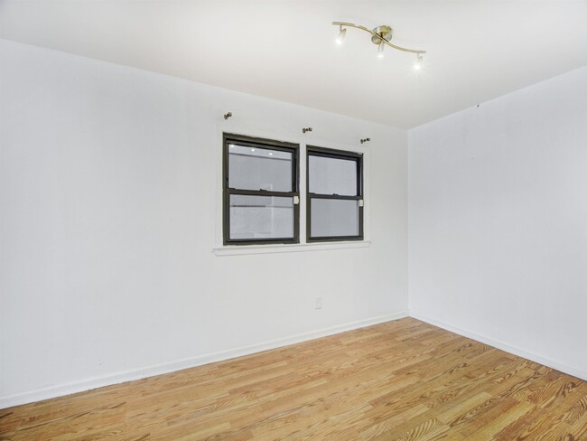 Photo - 25 Skillman Ave Unit 1