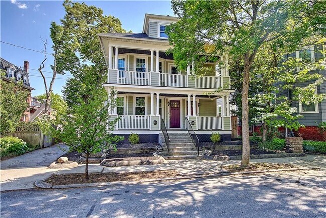 Building Photo - 67 E Manning St
