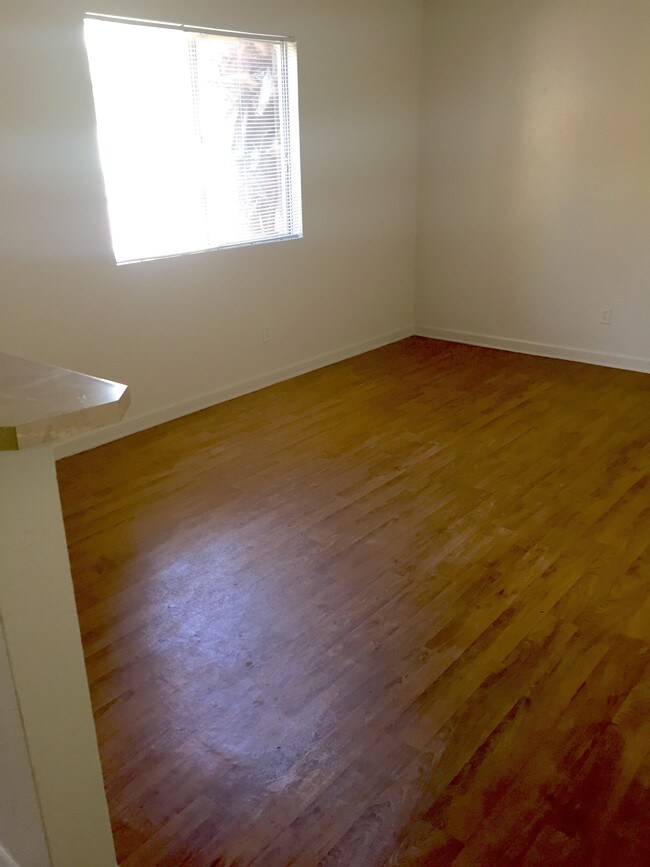 Photo - Crystal Pointe Apartments