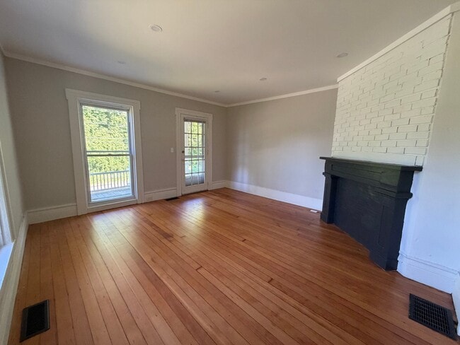 Photo - 30 Edgewood St Unit B