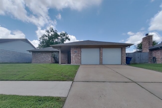 Building Photo - 17719 Glenpatti Dr