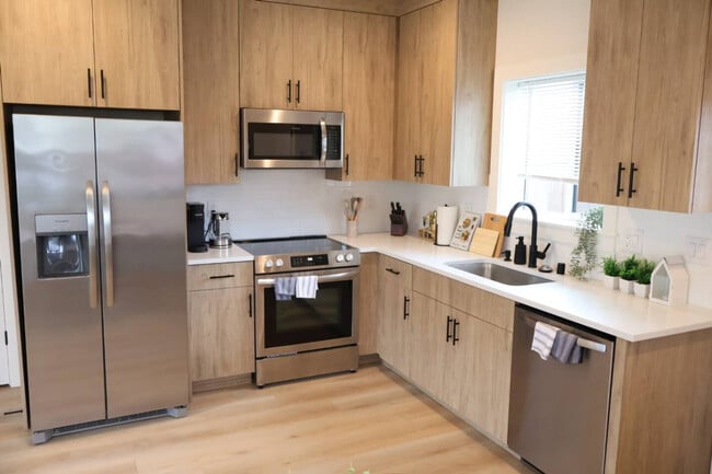 Photo - 204 E 35th St Unit SI ID1334340P