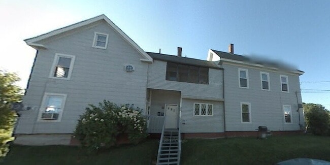 Building Photo - 90 Roak St Rental