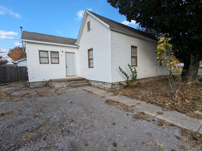 Photo - 201 N 10th St