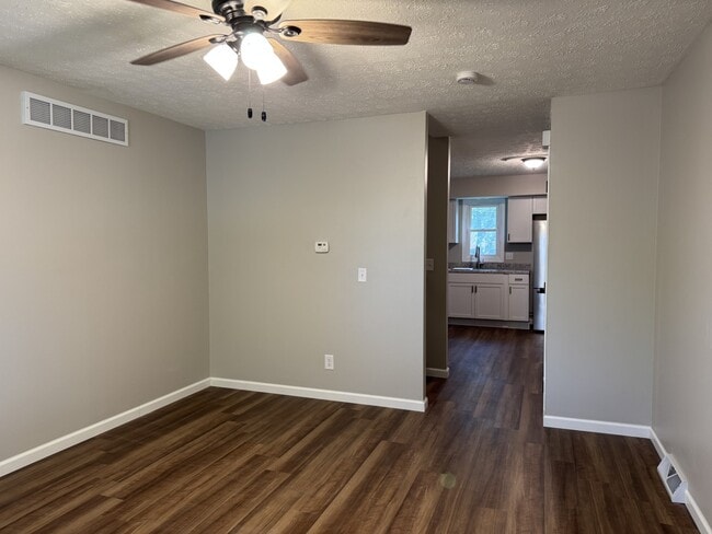 Photo - 110 W 46th St