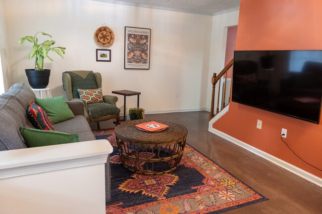 Living Room - 3270 Greenwich Ct Unit CT