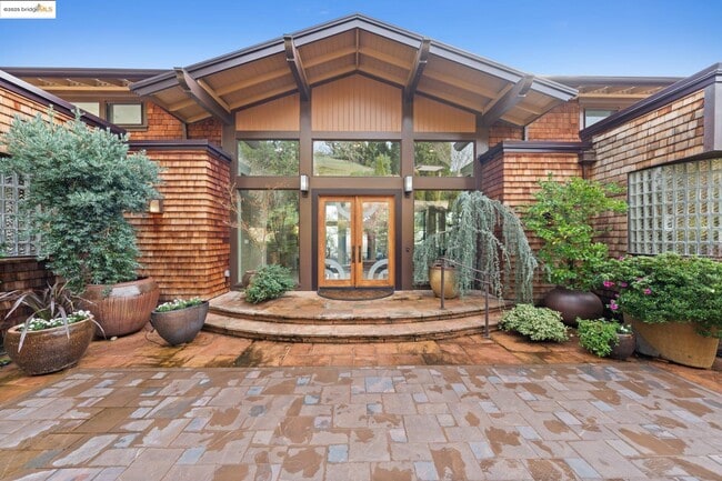 Building Photo - 4110 Happy Valley Rd