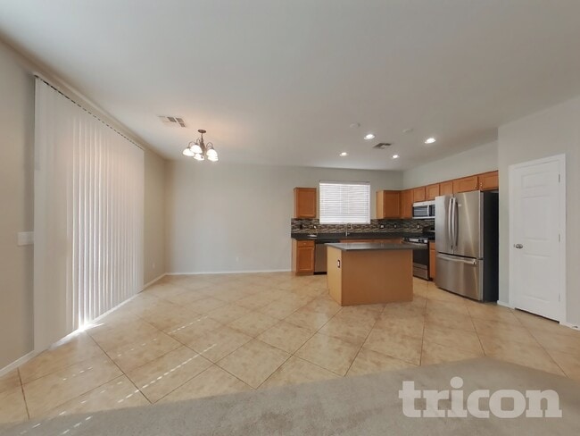 Photo - 42237 W Lunar St