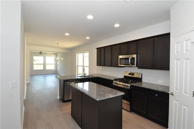 Photo - Great location in a quiet neighborhood! Pet Friendly!