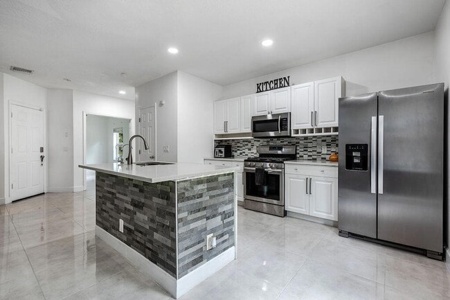 Photo - 160 Baldwin Blvd