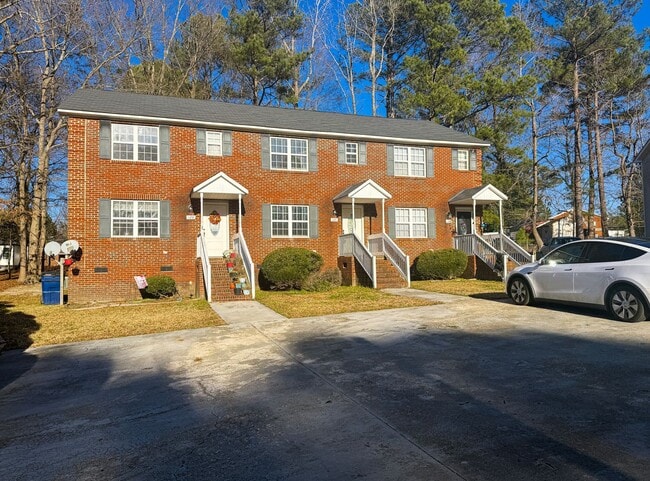 Photo - 113 Henley Pl