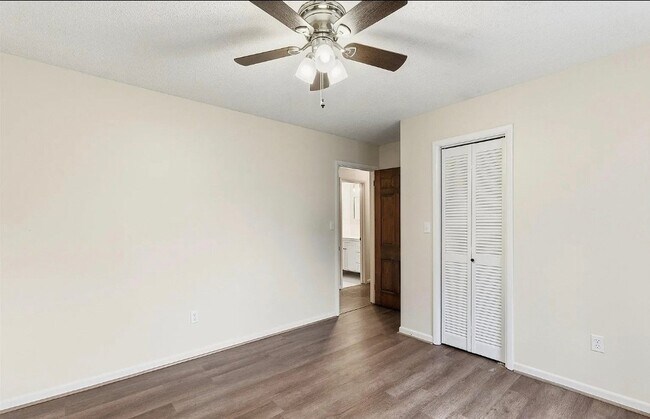 Photo - 1233 Frances St